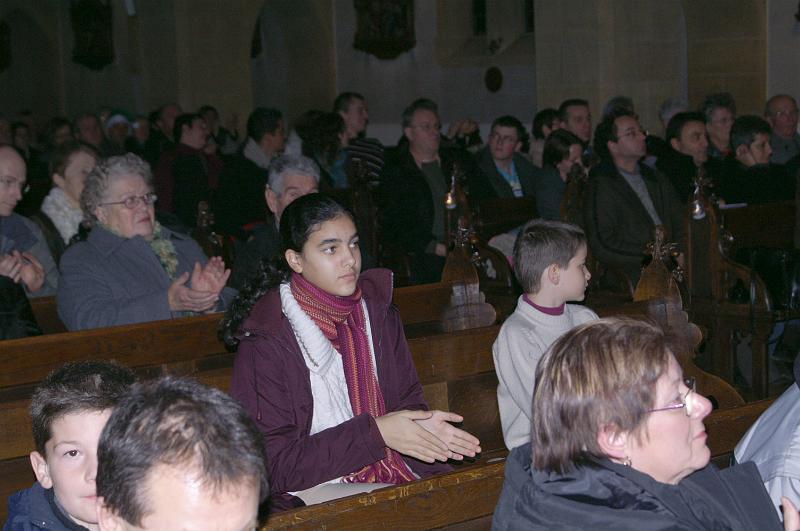 16-12 Distroff Enfants chantent Noel 015.jpg - KONICA MINOLTA DIGITAL CAMERA